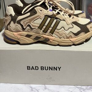Adidas Kids Sneakers in Brown and Cream